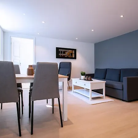 Daire With Bedroom In Sentrum *